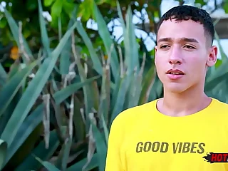 Witness Mlk Edu's super-cute culo get drilled by strung up Pedro Fontes in POINT OF VIEW no condom activity