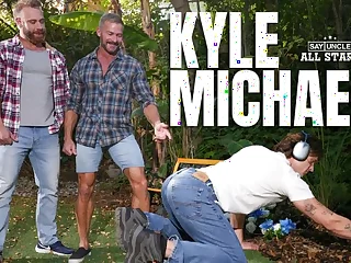 Kyle Michaels, Brogan & Greg Dixxon give a wet without a condom rail on their motorized bike